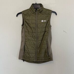 Sierra Designs Women's Size S Puffer Vest Green Poly Filled Zip Up Pockets